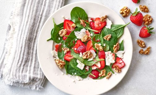 Spinach Strawberry Walnut Salad