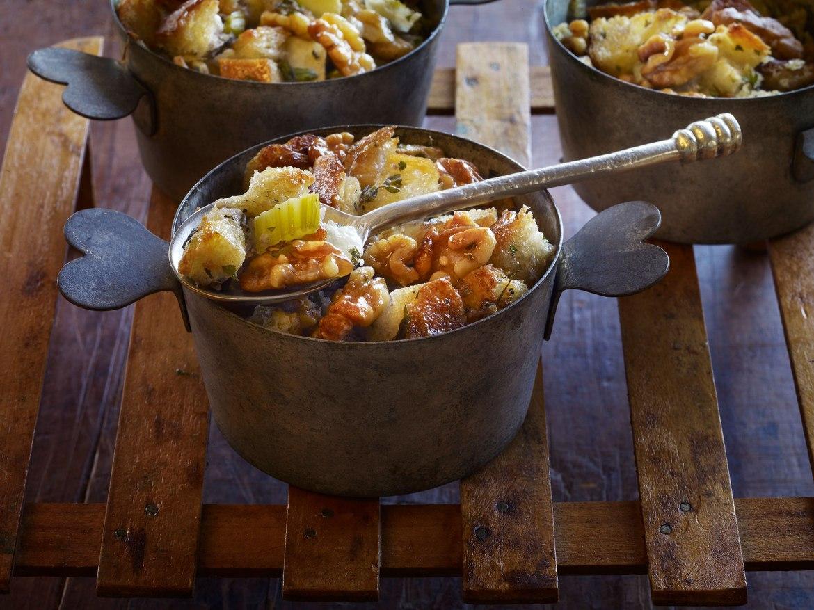 California Walnut And Apple Herb Stuffing California Walnuts