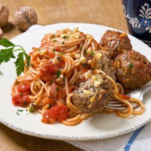 Spaghetti With Smart Walnut Meatballs & Tomato Sauce