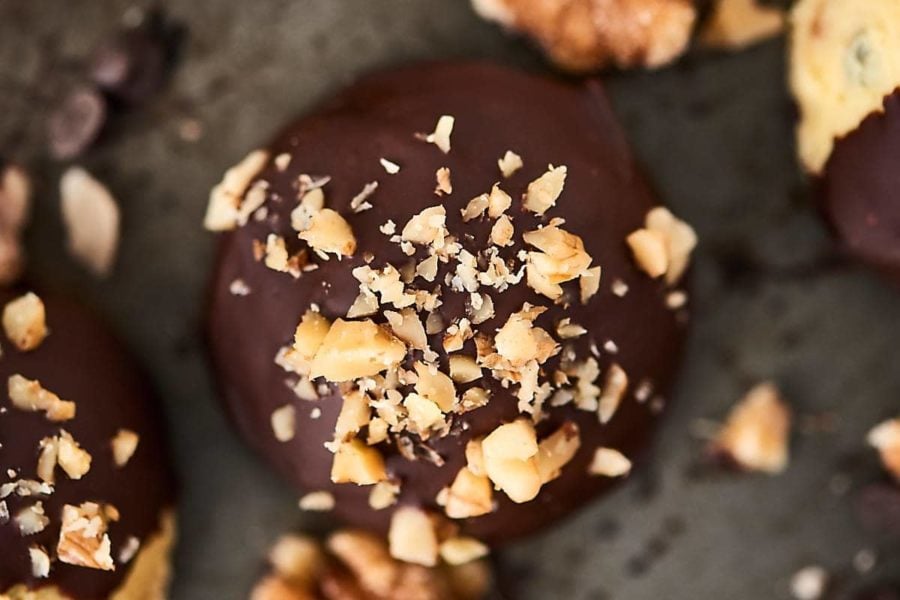 No-Bake Walnut Cheesecake Bites Show Me the Yummy