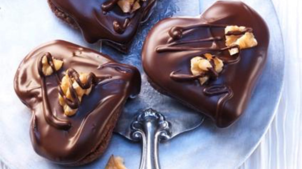 Walnut Cookie Hearts Filled with Fig Jam