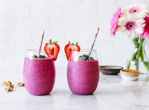 Mixed Berry Walnut Chia Smoothie