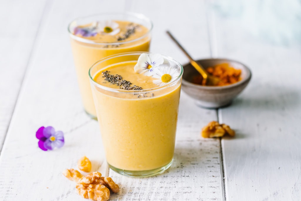 Orange Turmeric & Vanilla Yogurt Smoothie