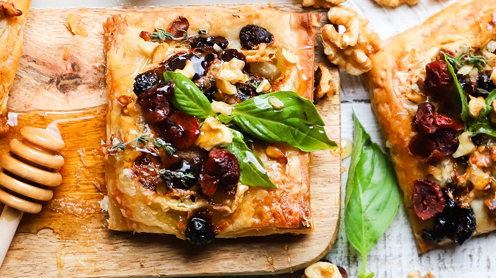 Walnut nad Brie Puff Pastry Bites