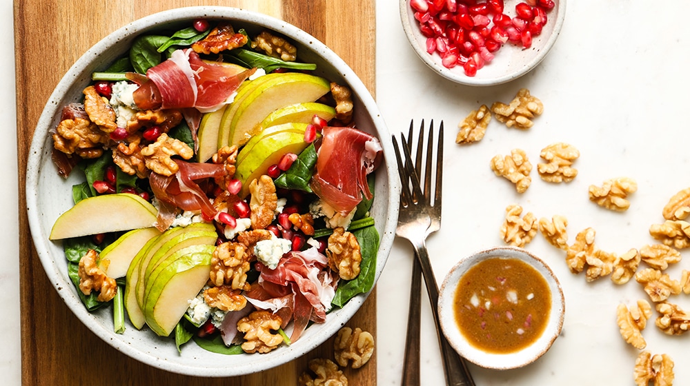 Balsamic Spinach Walnut Salad