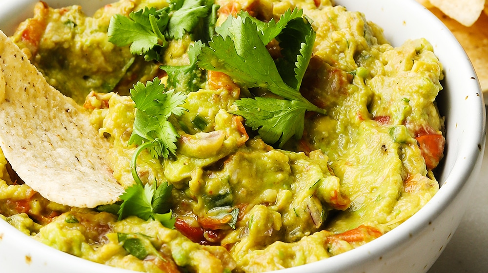 Guacamole with Walnuts