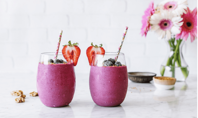 Snacking Mixed Berry Walnut Chia Smoothie