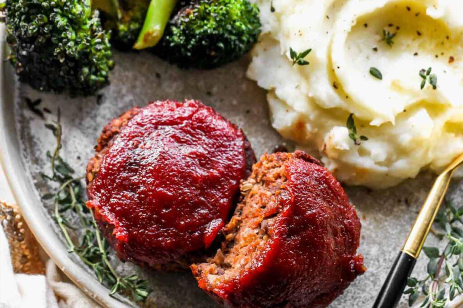 Vegetarian BBQ Walnut Meatloaf Minis-image
