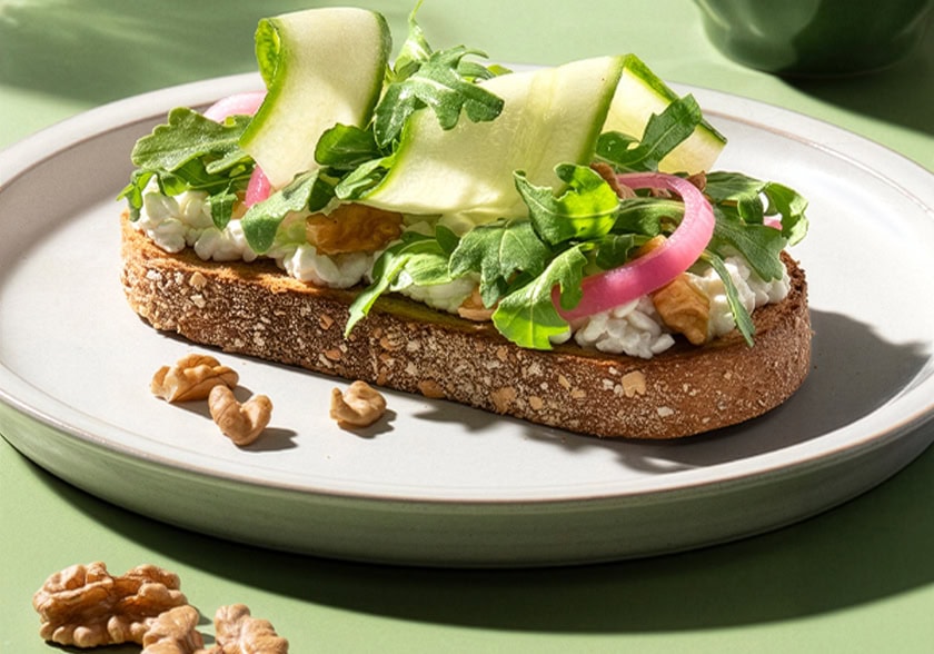 Cote Escriva (コーテ エスクリーバ) 『BUNNY TOAST』 Savory Cottage Cheese Toast with California Walnuts - California