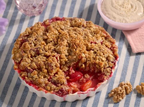 Walnut Oat and Fruit Crisp with Walnut Cream