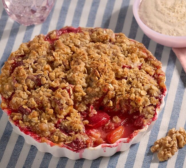 Walnut Oat and Fruit Crisp with Walnut Cream