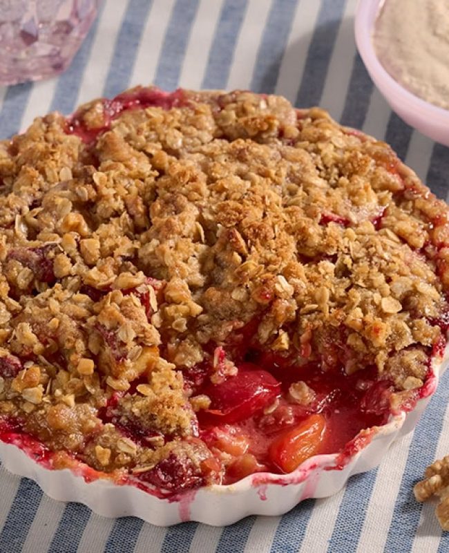 Walnut Oat and Fruit Crisp with Walnut Cream