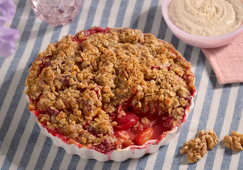 Walnut Oat and Fruit Crisp with Walnut Cream