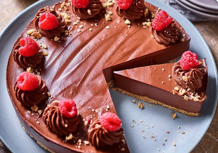 No-bake "Chocolate-Walnut Cream Cheesecake"